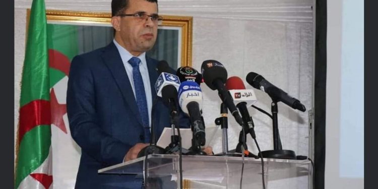 ميهوبي: ضرورة إتخاذ كافة التدابير لضمان التزود المنتظم بمياه الشرب ونحو اعادة الاعتبار للفقارات.