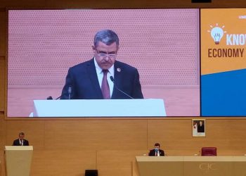 جراد يدعو المؤسسات الاقتصادية إلى مرافقة الباحثين وأصحاب المشاريع
