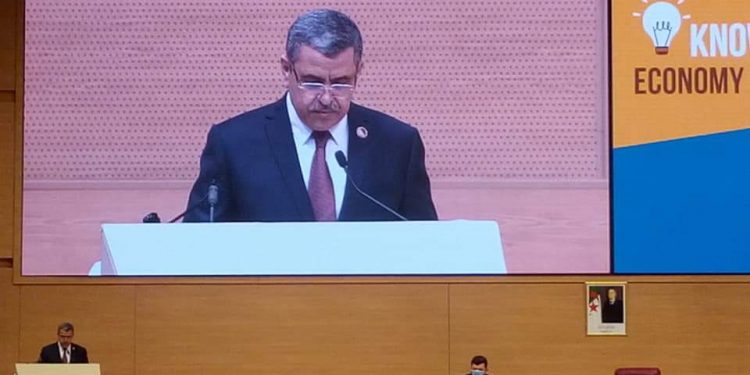جراد يدعو المؤسسات الاقتصادية إلى مرافقة الباحثين وأصحاب المشاريع