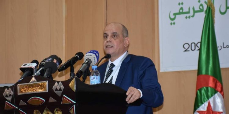 وزير الصناعةيدعوا الفاعلين في الصناعات الغذائية الى توحيد الجهود استعدادا لمجابهة الأسواق الخارجية