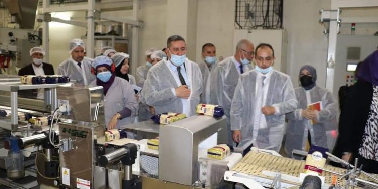لتشجيع الاستثمار المنتج.. والي ولاية مستغانم يتفقد مجمع سفينة للصناعات الغذائية