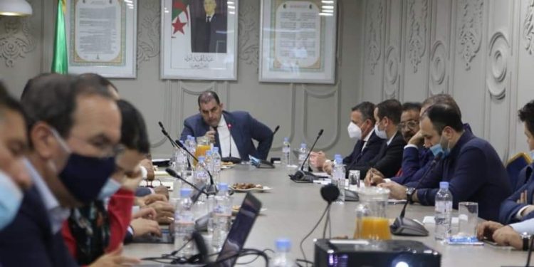 مجلس إدارة الكنفيدرالية الموسع لرؤساء المكاتب الولائية يرسم مخطط عمل المنظمة .