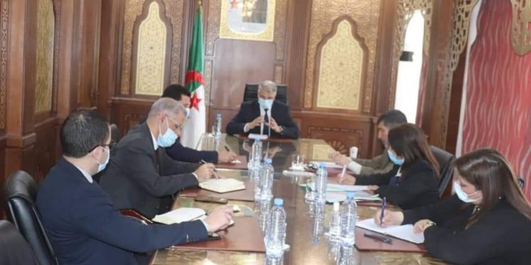 لترقية العمل العائلي..وزير السياحة بدعو لتعزيز الحوار والنقاشات على المستوى المحلي