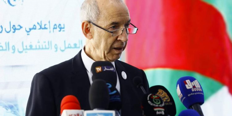 وزير الرقمنة يدعو الى تكثيف الجهود بقطاع العمل لخدمة المواطن
