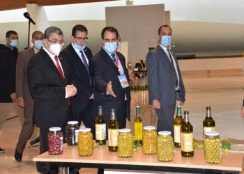 منتدى الاستثمار الفلاحي و الصناعات الغذائية : جراد يدعو المتعاملين الى الاستثمار بقوة في قطاع الفلاحة