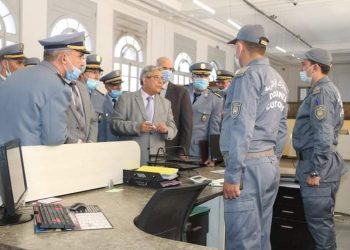 المدير العام للجمارك : ضرورة إستحداث فضاءات لتخزين البضائع خارج الموانئ