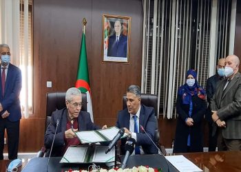 تحول طاقوي: توقيع مذكرة تعاون لإدراج تقنيات الطاقات المتجددة في مشاريع قطاع السكن