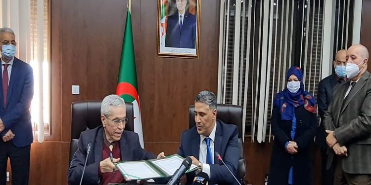 تحول طاقوي: توقيع مذكرة تعاون لإدراج تقنيات الطاقات المتجددة في مشاريع قطاع السكن