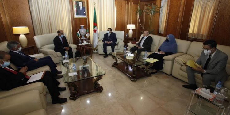 وزير الطاقة والمناجم يستقبل وزير الطاقة والنقل بالجمهورية العربية الصحراوية الديمقراطية