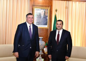 وزير الطاقة والمناجم يستقبل مع الرئيس التنفيذي لمجمع توتال