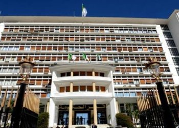 اجتماع الحكومة ..ممارسة الحريات النقابية حق مكرس دستوري و مضمون قانوناً، ولكن الإفراط والتعسف في استغلاله لن تكون له إلا نتائج عكسية.