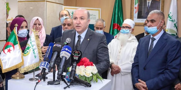 وزير المالية يطلق خدمات الصيرفة الإسلامية بوكالة “بدر