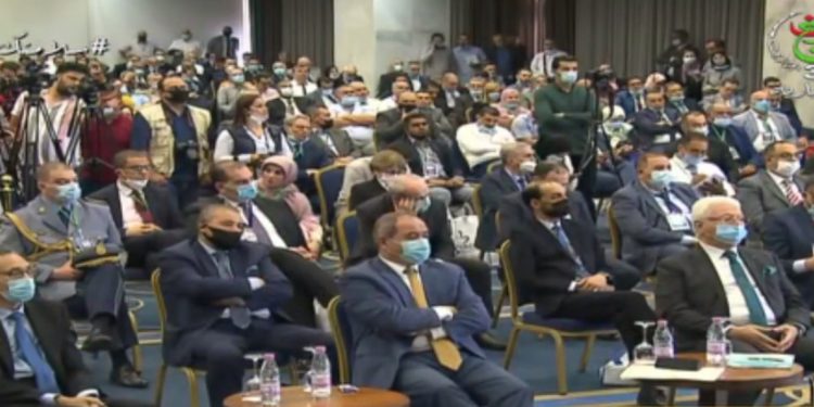 المنتدى الاقتصادي الجزائري الليبي: دعوة المقاولين الجزائريين إلى إعادة إعمار ليبيا