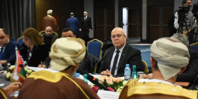 المستثمرون العمانيون يبحثون فرص الاستثمار في قطاع الفلاحة