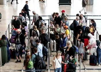 طيران : تأجيل وإلغاء العديد من الرحلات من المطارات الأوروبية بسبب هجوم الكتروني