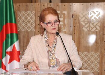السيدة مداحي تؤكد حرص الجزائر على تشجيع الاستثمار في مجال السياحة