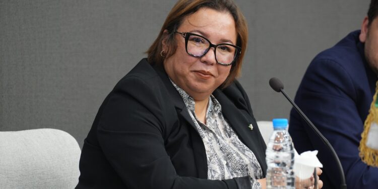 الحكومة الجديدة: السيدة نسيمة أرحاب تستلم مهامها كوزيرة التكوين والتعليم المهنيين