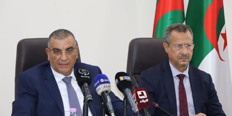 الحكومة الجديدة: السيد جلاوي يستلم مهامه وزيرا للأشغال العمومية والمنشآت القاعدية