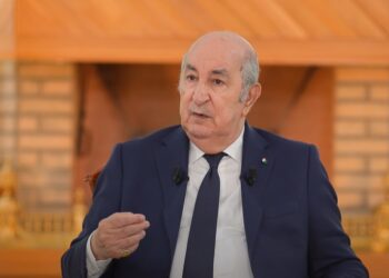 الرئيس تبون يؤكد التزامه بالشروع بدء من 2026 في إدراج زيادات جديدة في الأجور والمنح