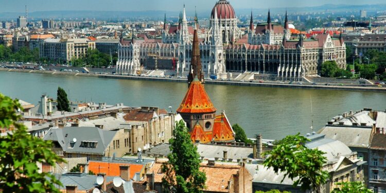 الجزائر- المجر: انعقاد الدورة الرابعة لاجتماع اللجنة المختلطة الاقتصادية ديسمبر القادم بالعاصمة