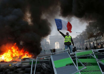 فرنسا: وكالة فيتش تخفض التصنيف الائتماني للبلاد