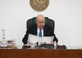 رئيس الجمهورية يترأس اجتماعا لمجلس الوزراء