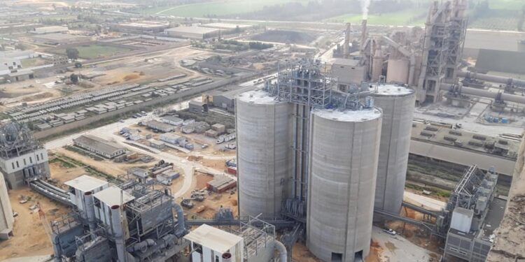 مؤسسة الإسمنت ومشتقاته بالشلف: تحصل 4 منتجات على شهادة تقييس المنتوج الجزائري “تاج”