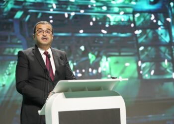ناباك 2025: السيد عرقاب يبرز سياسة الحكومة لتطوير وتحديث قطاع المحروقات