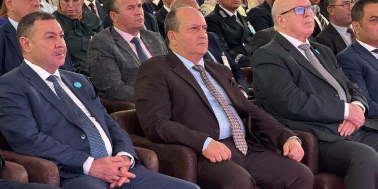 الوزير الأول يؤكد التزام الدولة بإعادة تشغيل المشاريع المصادرة في إطار محاربة الفساد