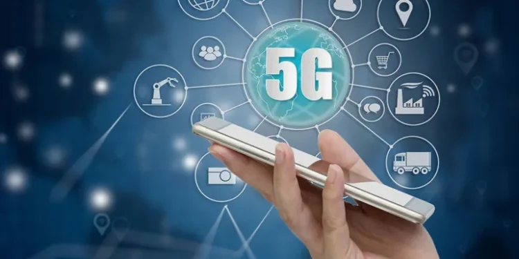 زروقي يؤكد على تطوير الحلول الرقمية ومواكبة الاستعدادات لإطلاق خدمات “الجيل الخامس”