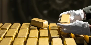 الذهب يتراجع بأكثر من 1 بالمئة ويواجه أكبر انخفاض شهري منذ أواخر 2008